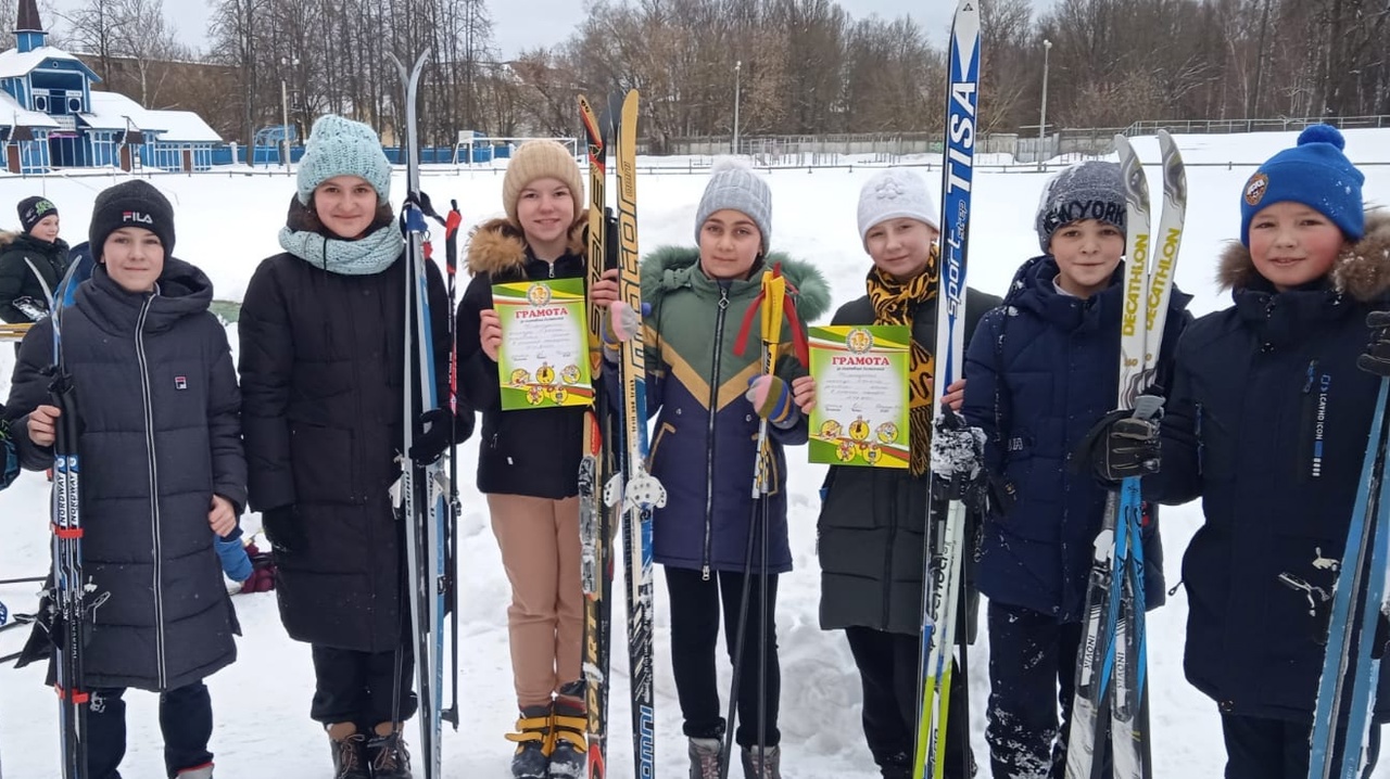 15 февраля в школе прошло спортивное мероприятие «Веселые эстафеты на лыжах», в котором приняли участие учащиеся 4-го и 5-го классов.